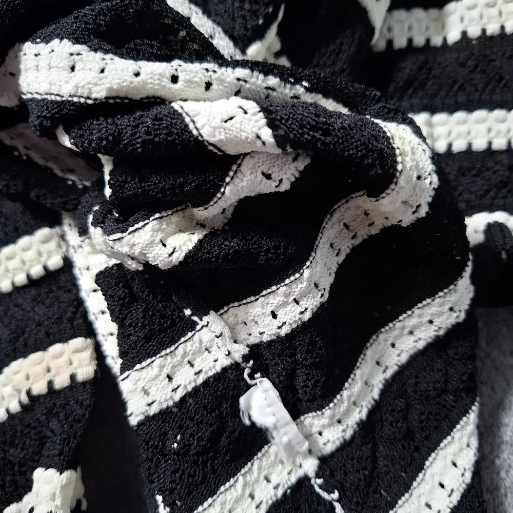 ZARA Black White Knitted Striped Cropped Long Sleeve Jumper, Size S